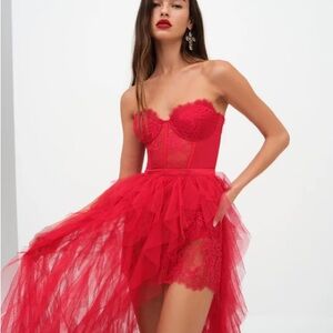 Elegant Red Lace Strapless Dress